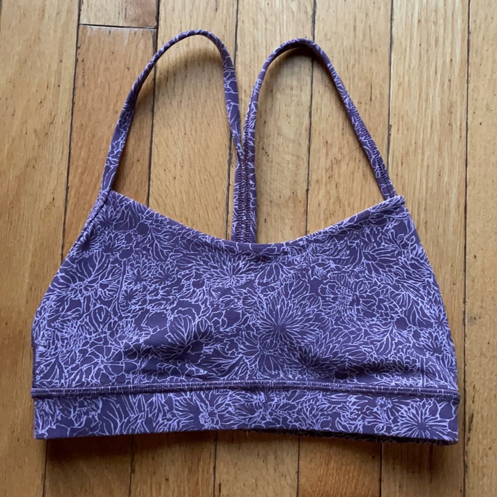- Lululemon Flow Y Bra